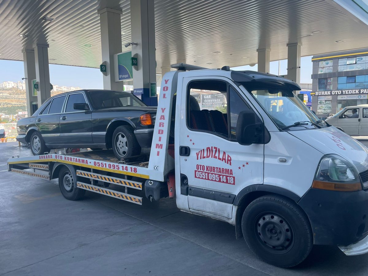 Klasik siyah Mercedes-Benz S-Serisi’nin çekici ile taşınması — Ankara klasik araç taşıma